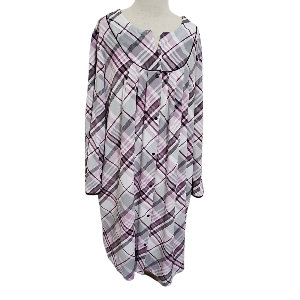 Secret Treasures Plaid Long Sleeve Robe